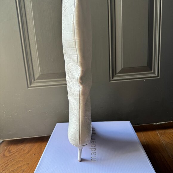 Steve Madden Lavan Kitten-Heel Dress Boots Size 7 - Bone - Picture 3 of 4